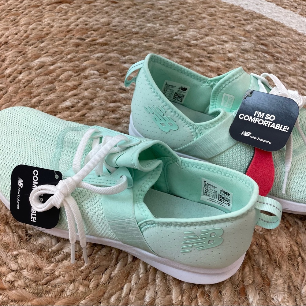 New Balance Fuelcore Nergize size 9.5 B mint colored tennis shoes NWT